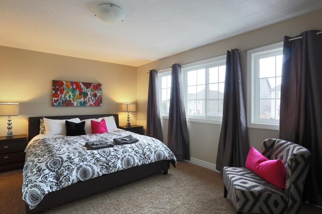 Boardwalk Homes - Executive Guest Rooms & Townhomes Kitchener Pokoj fotografie