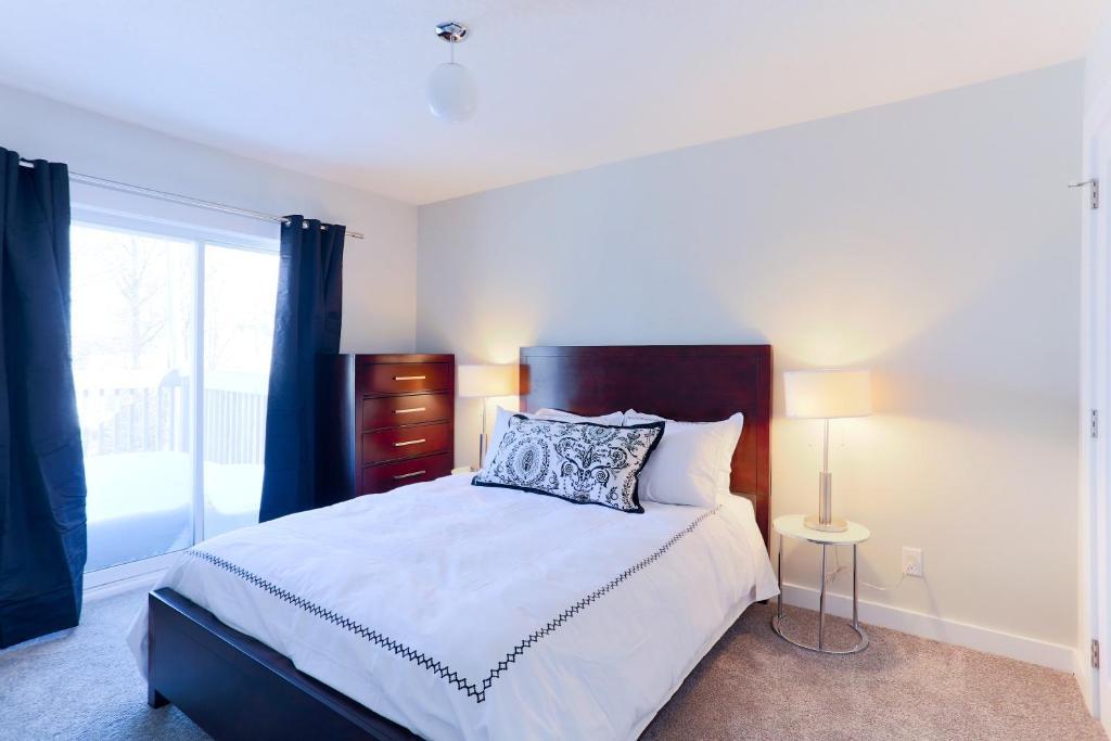 Boardwalk Homes - Executive Guest Rooms & Townhomes Kitchener Exteriér fotografie